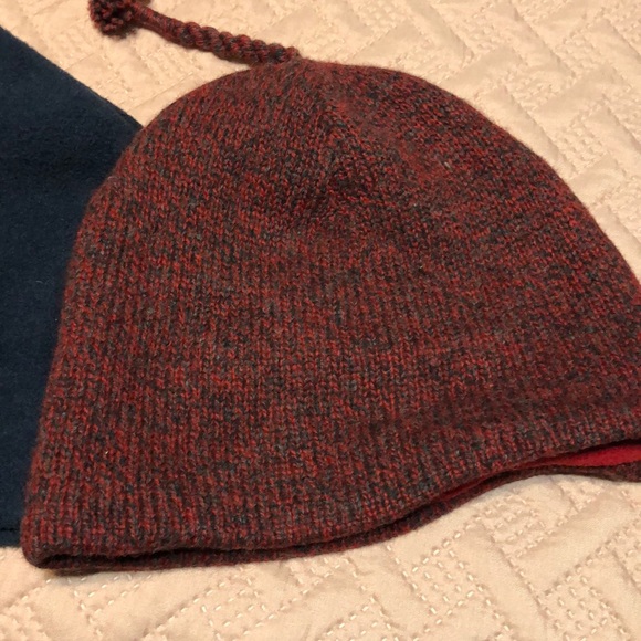 Lot of (2)Two Old Navy Ski Hats - Picture 2 of 3